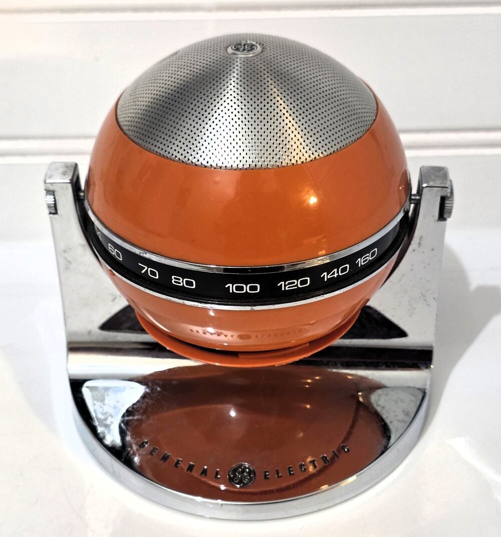 Rare General Electric P2765A 1970s Orbiter AM Transistor Radio (READ DESC)